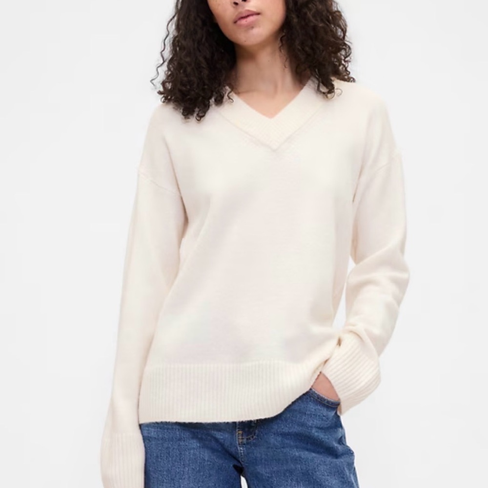 NWT GAP ForeverCozy Oversized Sweater, Ribbed V-Neck Size Large